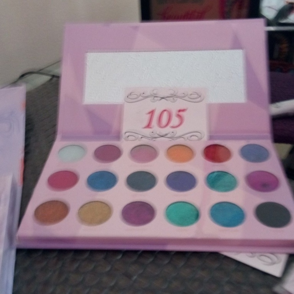 Cosmetics - Picture 4 of 5